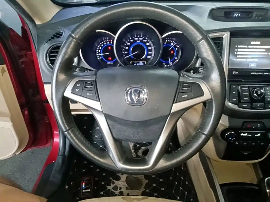 Changan Eado 2015 — фото 11