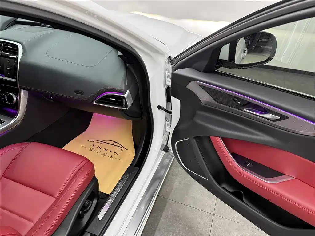 Jaguar XEL 2022 — фото 12