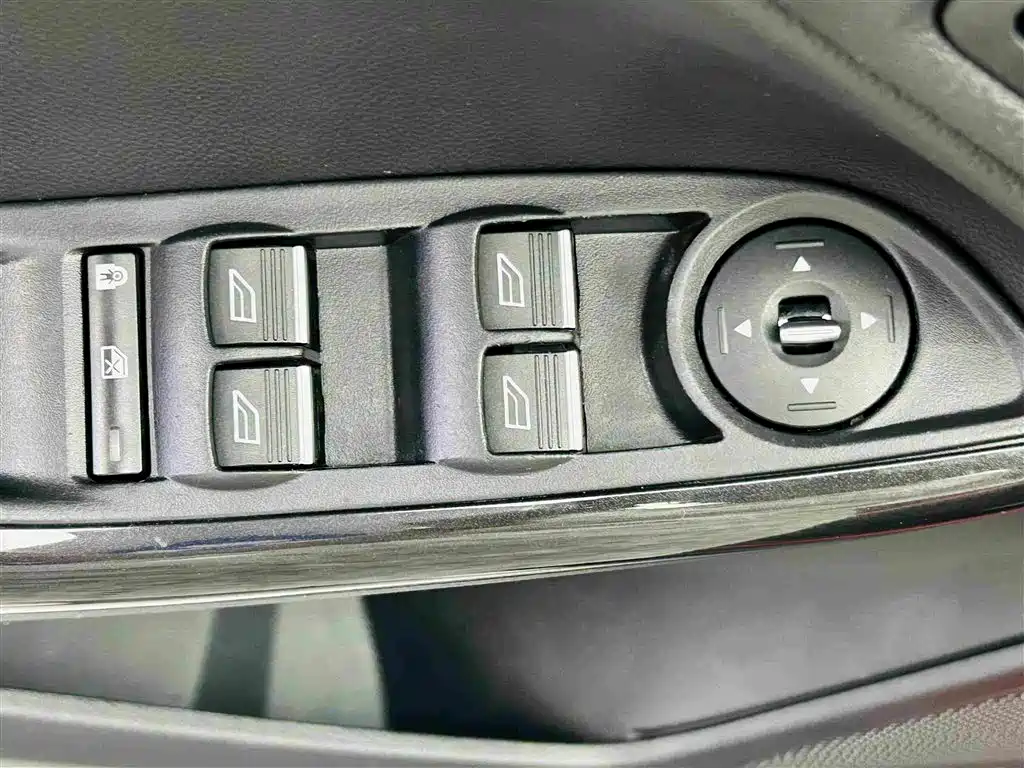 Ford Focus 2017 — фото 18