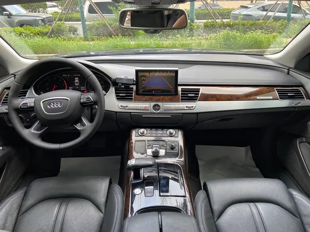 Audi A8 2015 — фото 11