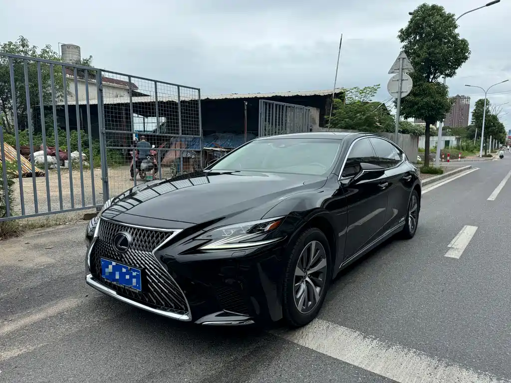 Lexus LS 2020