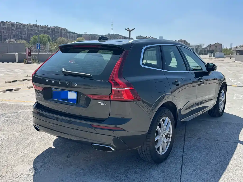 Volvo XC60 2018 — фото 8