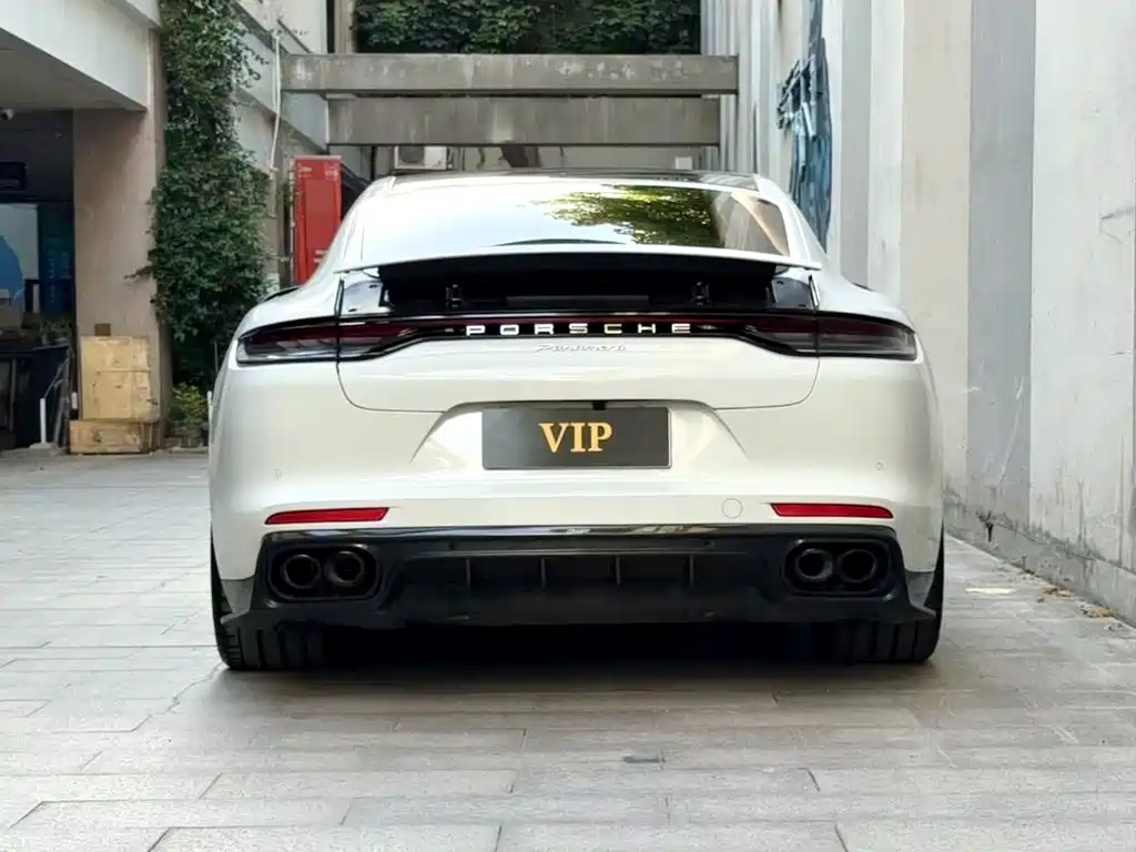 Porsche Panamera 2021
