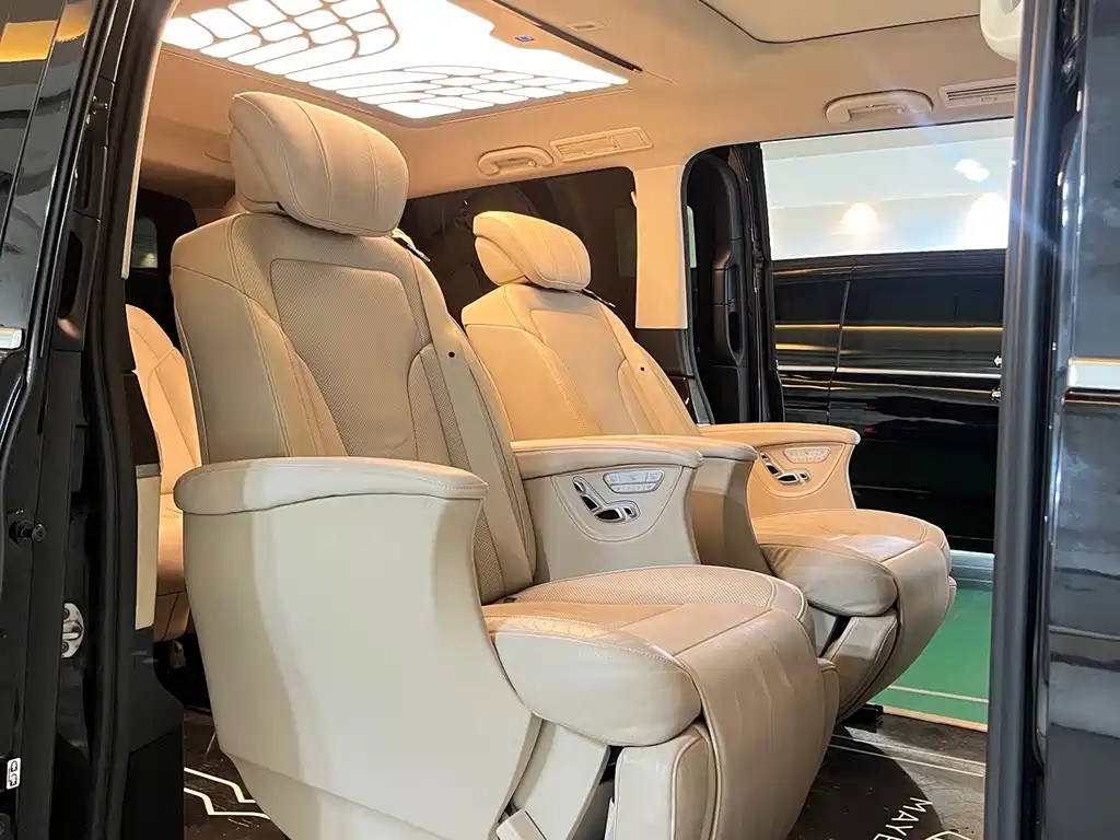 Mercedes-Benz V-Class 2018 — фото 9