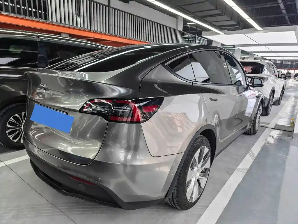 Tesla Model Y 2022 — фото 8