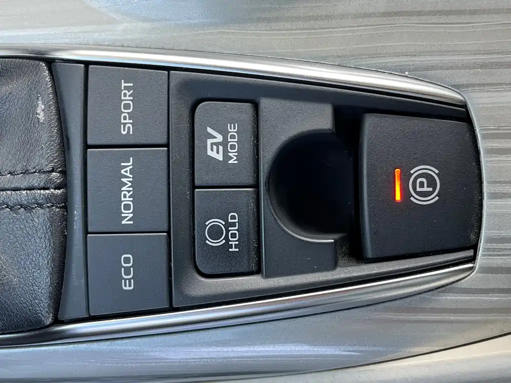 Toyota Camry 2019 — фото 16