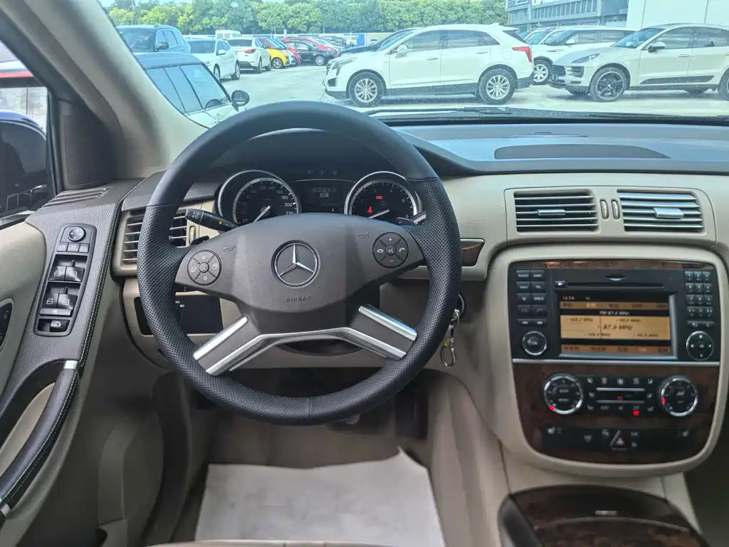 Mercedes-Benz R-Class 2011 — фото 14