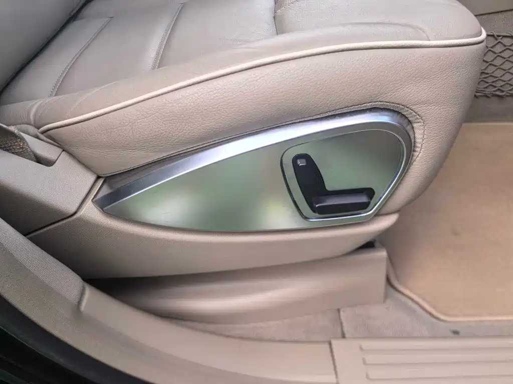 Mercedes-Benz R-Class 2011 — фото 16