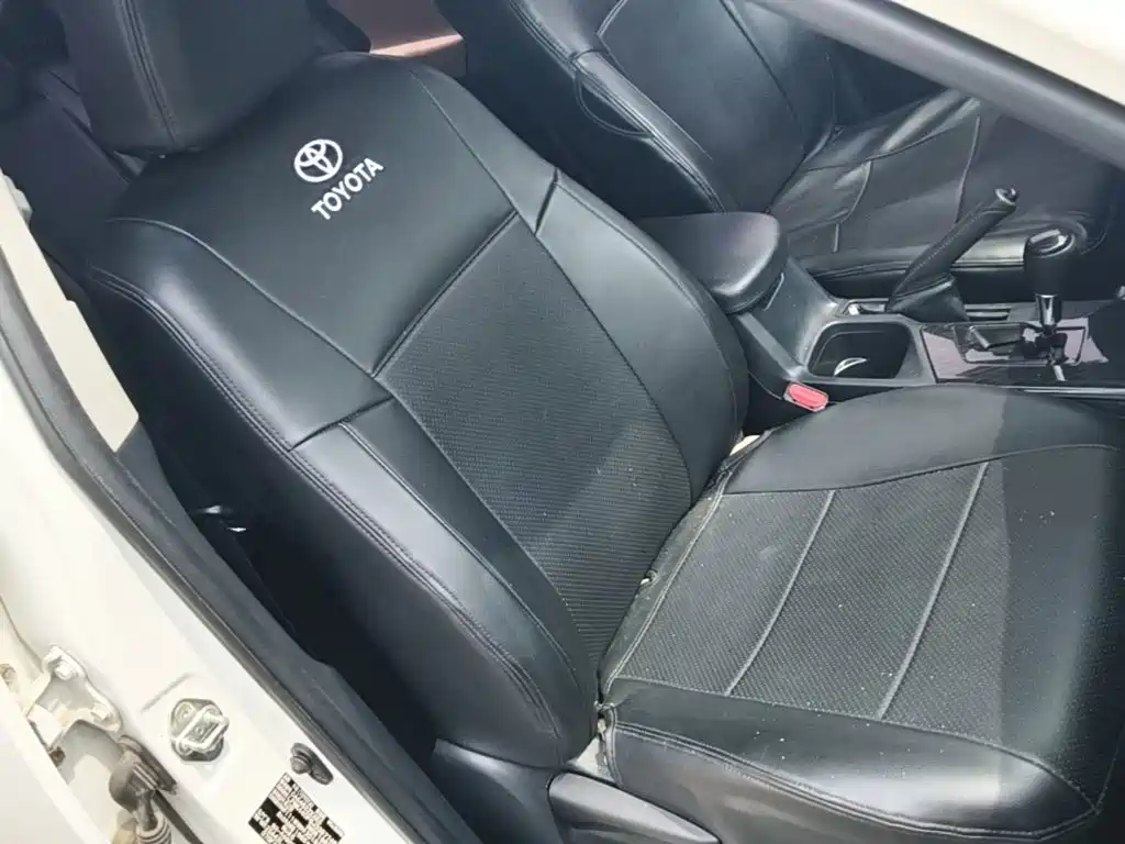 Toyota RAV4 2018 — фото 25