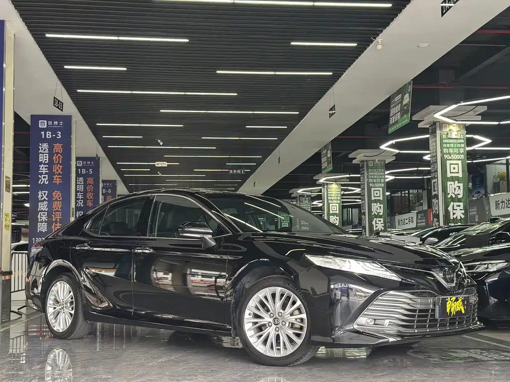 Toyota Camry 2020 — фото 3