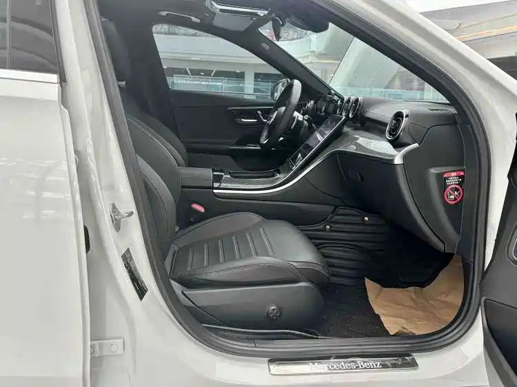 Mercedes-Benz C-Class 2023 — фото 8