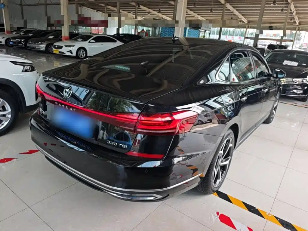 Volkswagen Passat 2023