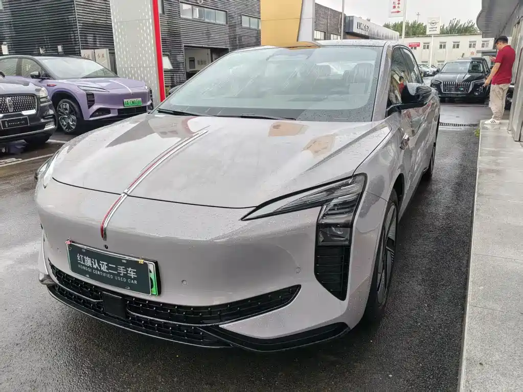 Hongqi EH7 2025