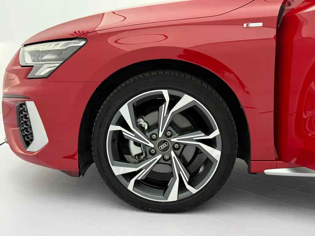 Audi A3 2023 — фото 22