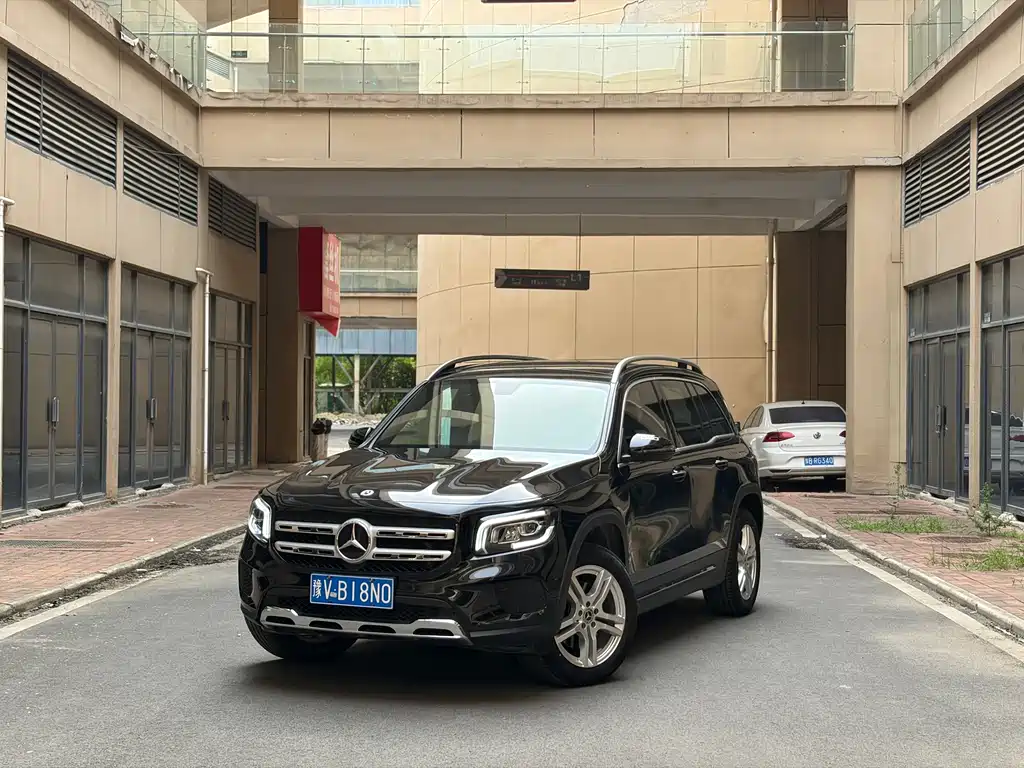 Mercedes-Benz GLB 2023