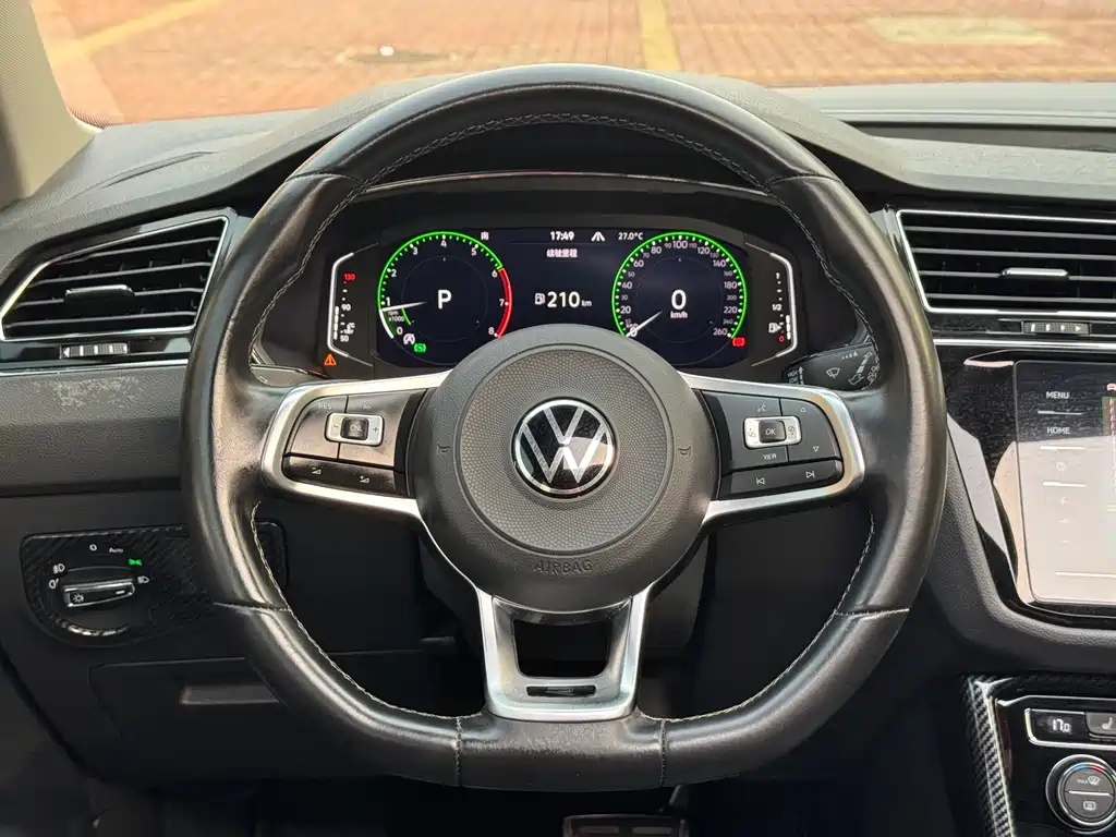 Volkswagen Tiguan L 2021 — фото 22
