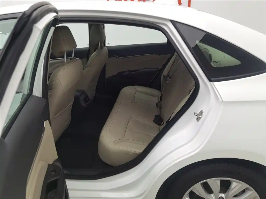 Buick Excelle 2019 — фото 15