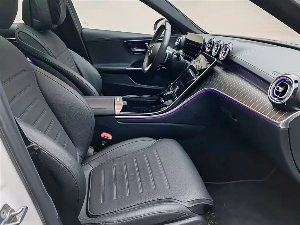 Mercedes-Benz C-Class 2024 — фото 10