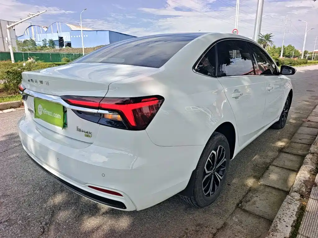 Roewe i6 MAX New Energy 2022 — фото 7