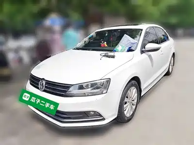 Volkswagen Sagitar 2015