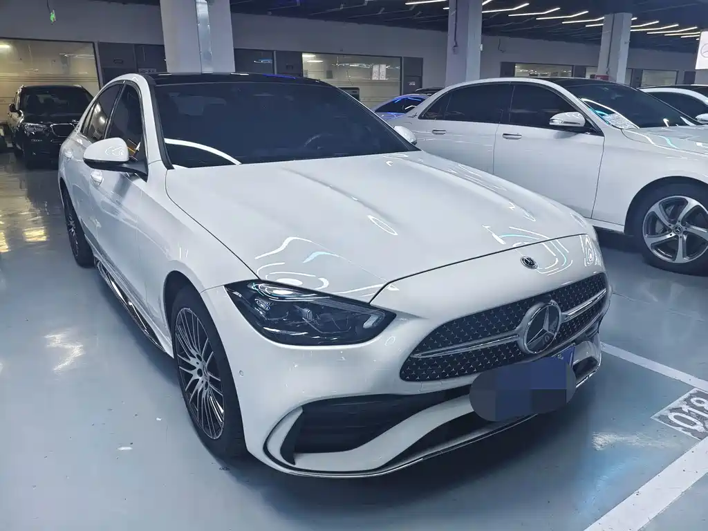 Mercedes-Benz C-Class 2023 — фото 3