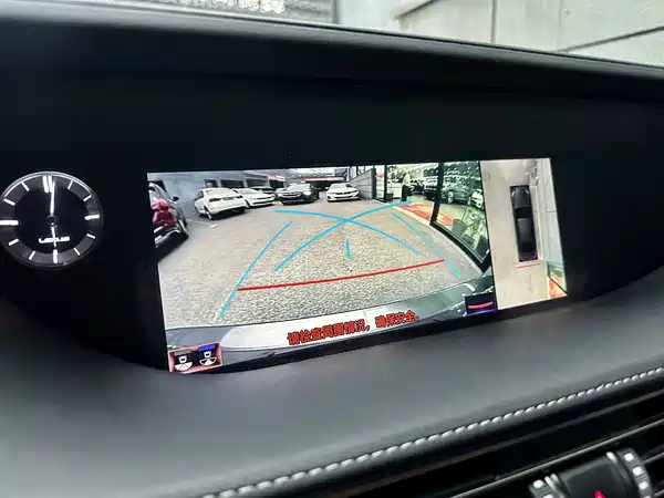 Lexus LS 2018