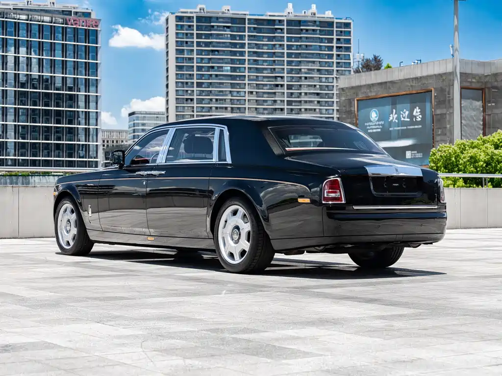 Rolls-Royce Phantom 2015 — фото 20