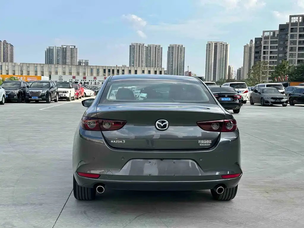 Mazda 3 Axela 2022