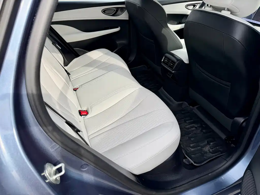 BYD Seal 05 DM-i 2025 — фото 11