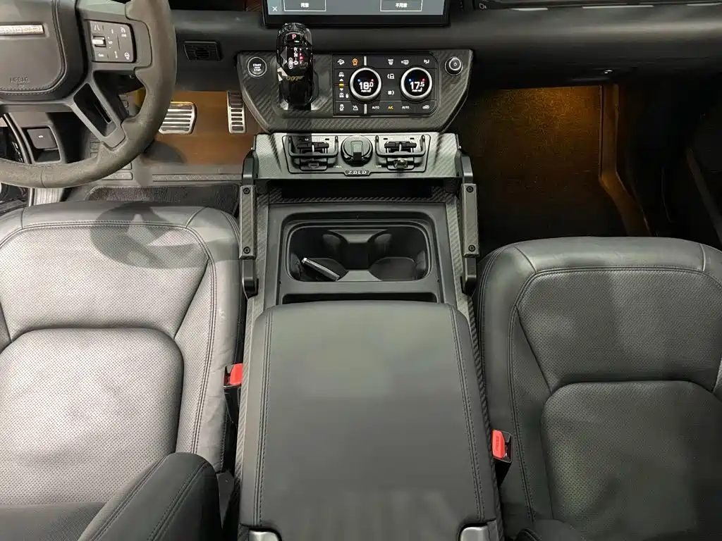 Land Rover Defender 2023 — фото 11