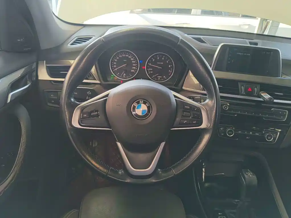 BMW X1 2018 — фото 11