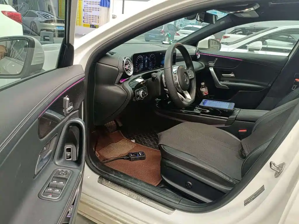 Mercedes-Benz A-Class 2020 — фото 10