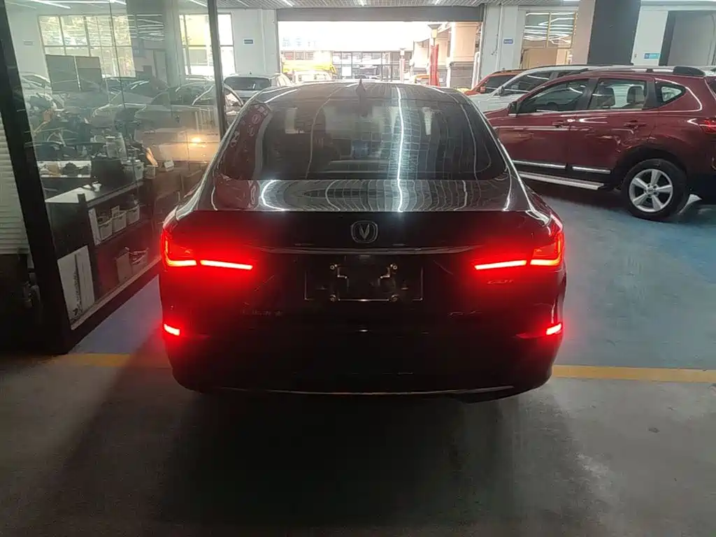 Changan Eado 2018 — фото 6