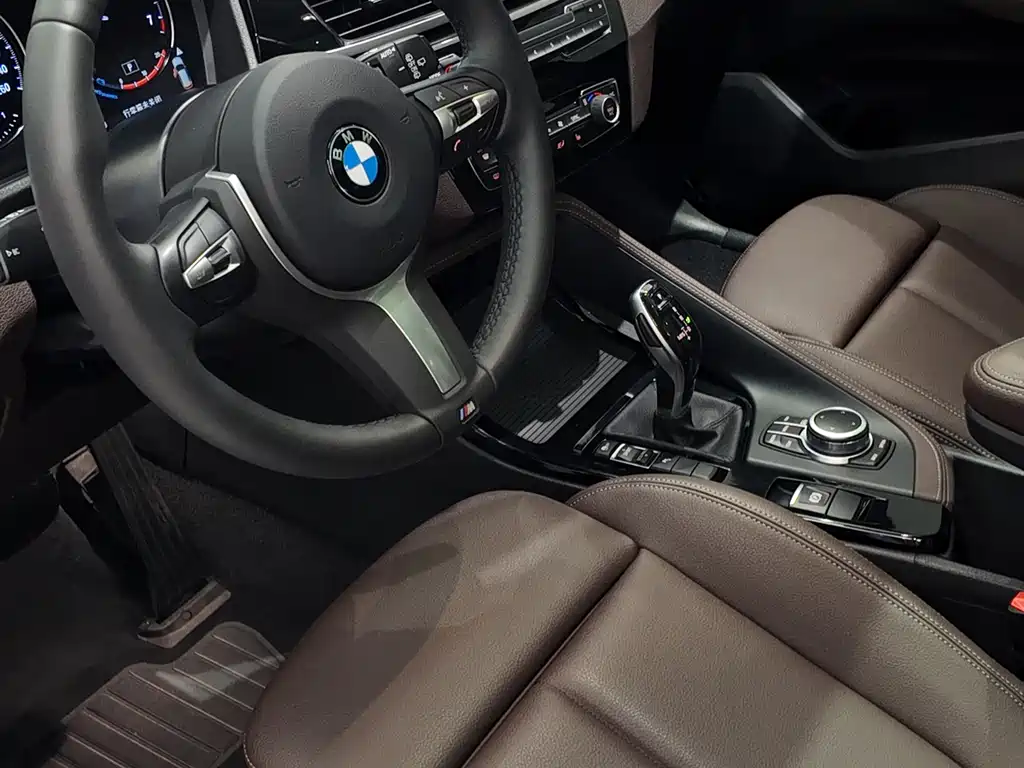 BMW X1 2021 — фото 8