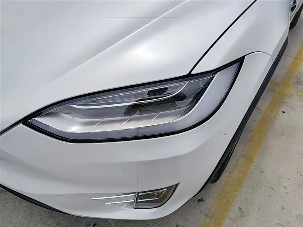 Tesla Model X 2020 — фото 24