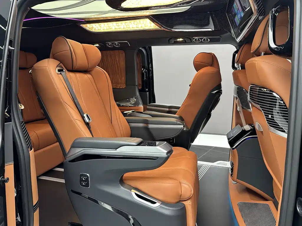 Mercedes-Benz Vito 2023 — фото 11