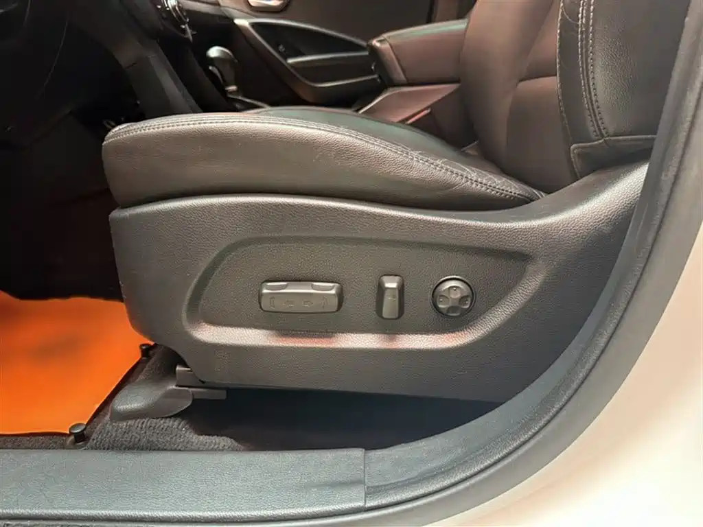 Hyundai Santa Fe 2016 — фото 25