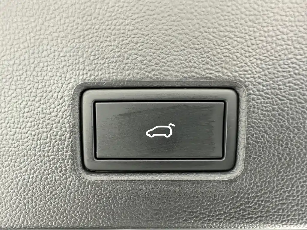 Volkswagen T-Roc 2023 — фото 18
