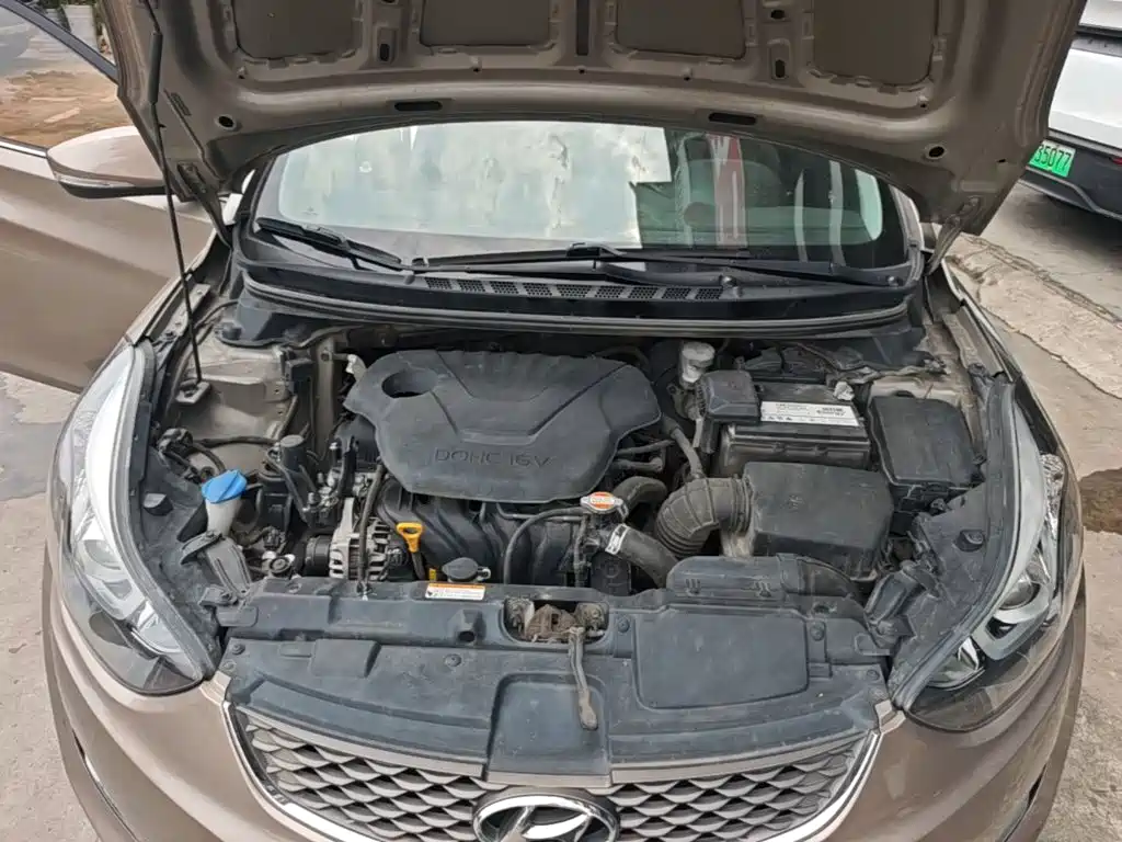 Hyundai Elantra 2016 — фото 20