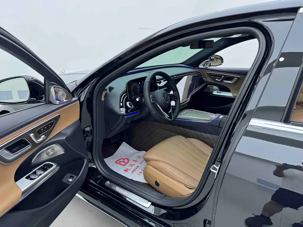 Mercedes-Benz E-Class 2024