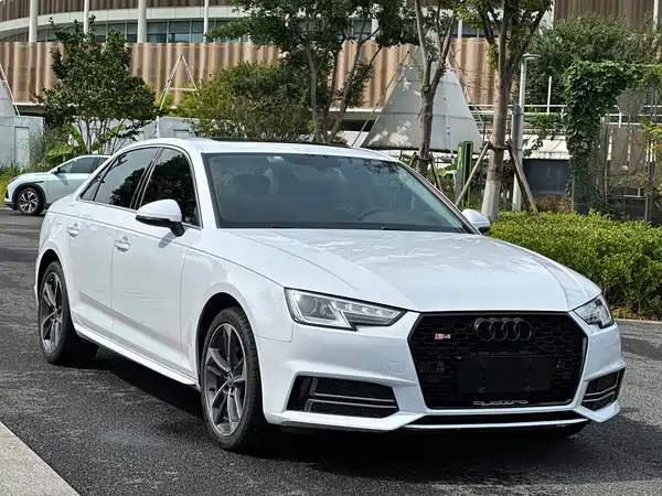 Audi A4L 2019