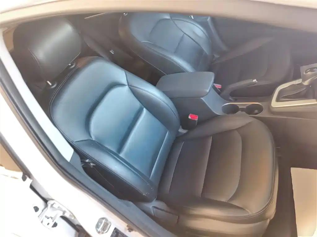 Hyundai Elantra 2017 — фото 25