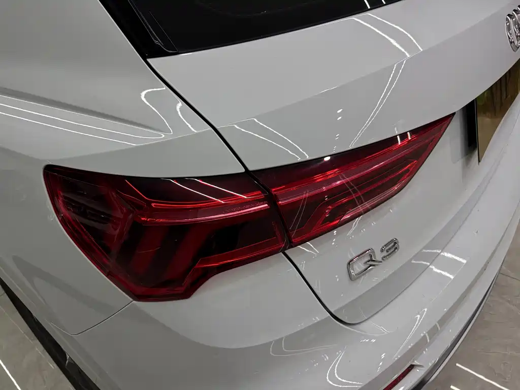 Audi Q3 2022 — фото 9