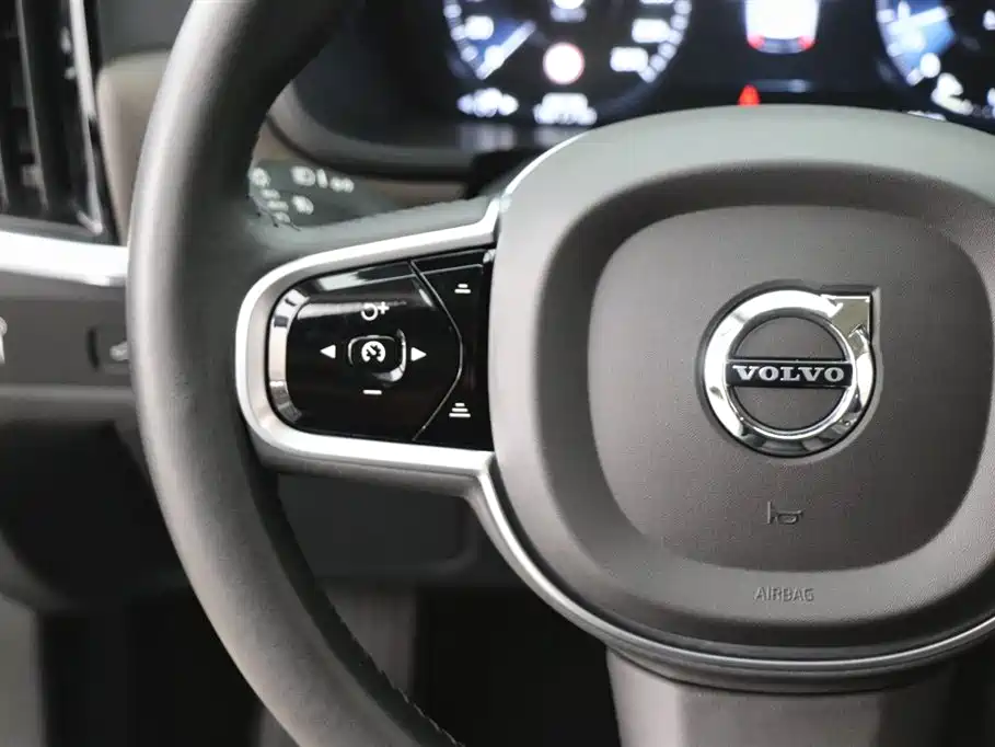 Volvo V90 2020 — фото 16