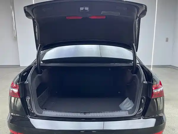 Audi A6L 2022