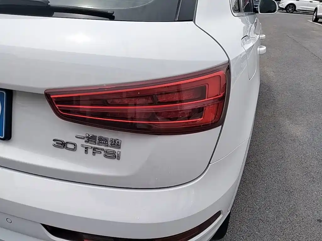 Audi Q3 2017 — фото 8