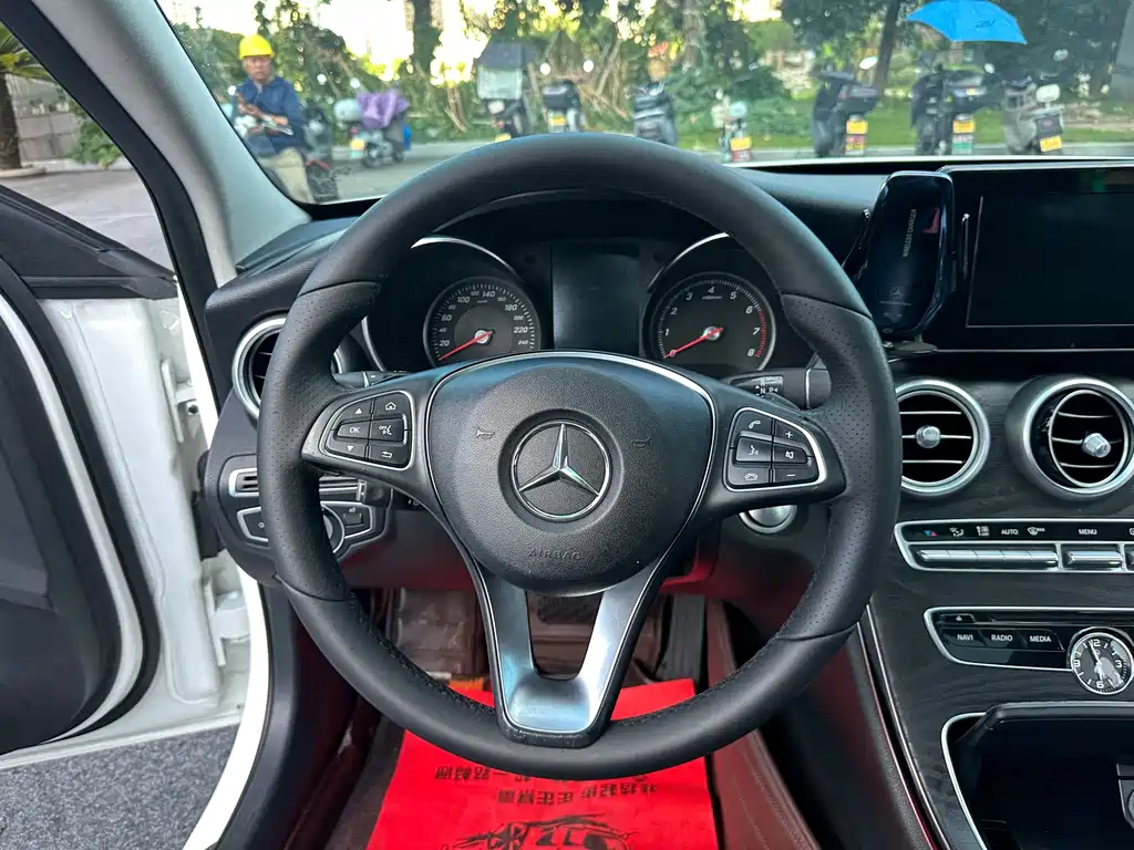 Mercedes-Benz C-Class 2017 — фото 17