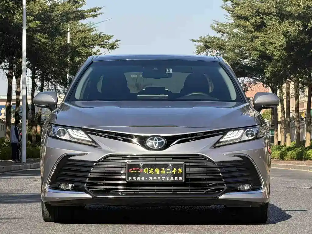 Toyota Camry 2023 — фото 3