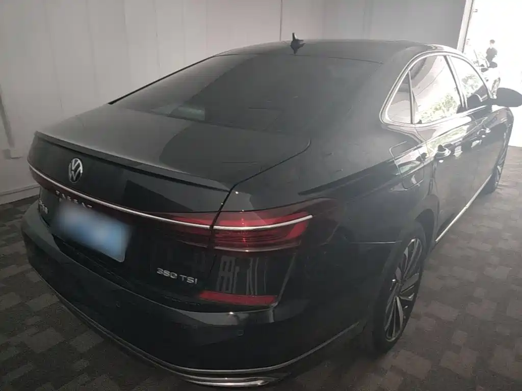 Volkswagen Passat 2024