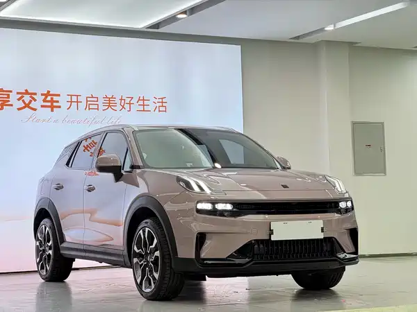 Lynk & Co 06 EM-P 2023